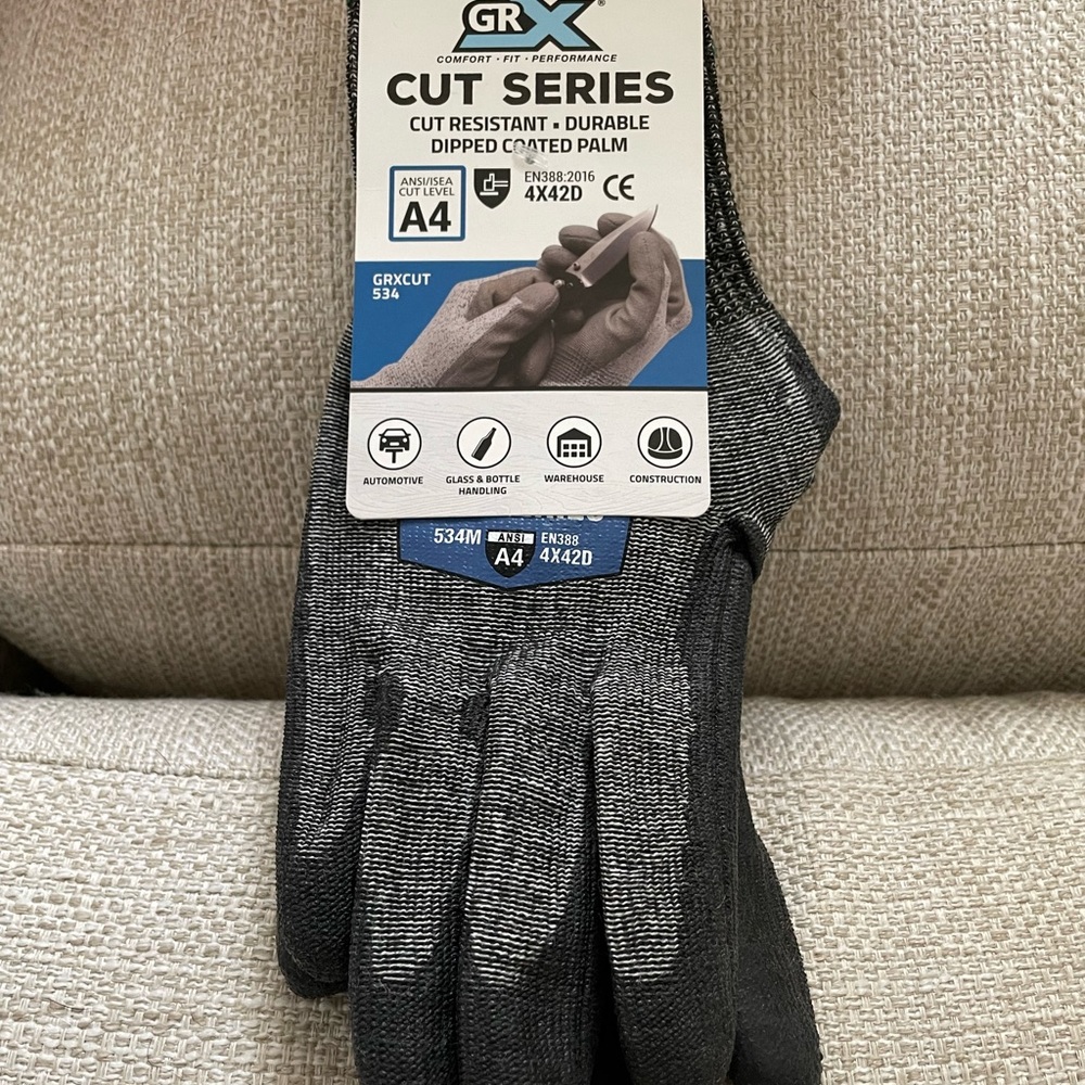 GRX cut resistant gloves size medium
